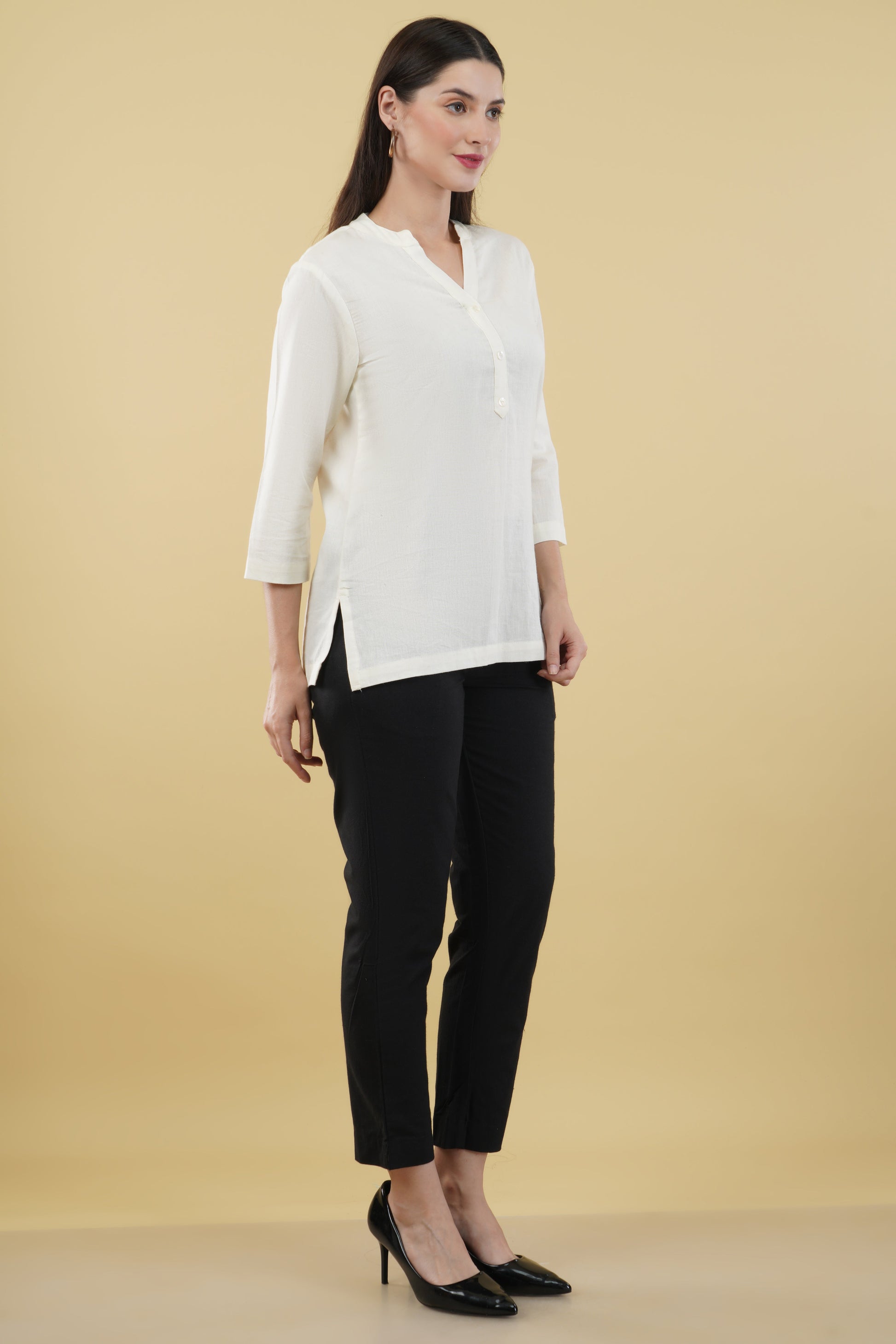 OFF WHITE LINEN SHORT KURTA - SAFED DHAGA 