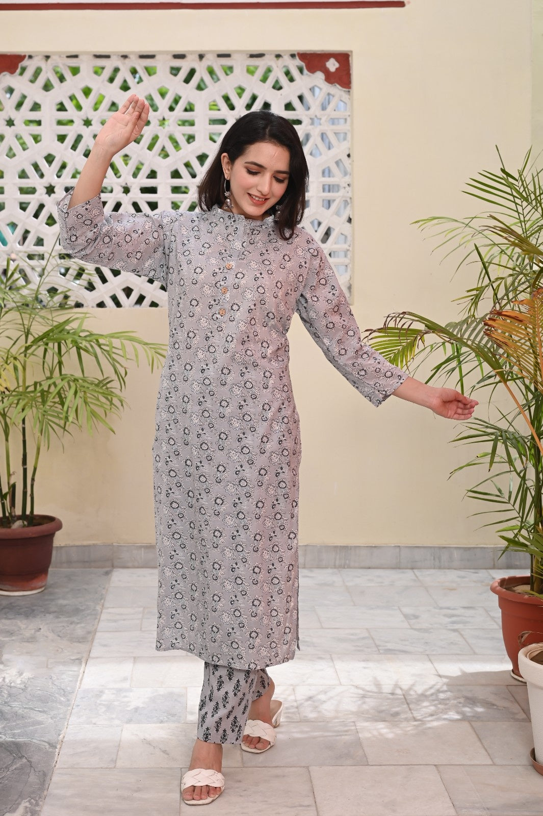 FLORAL GREY PRINTED COTTON KURTA PANT SET