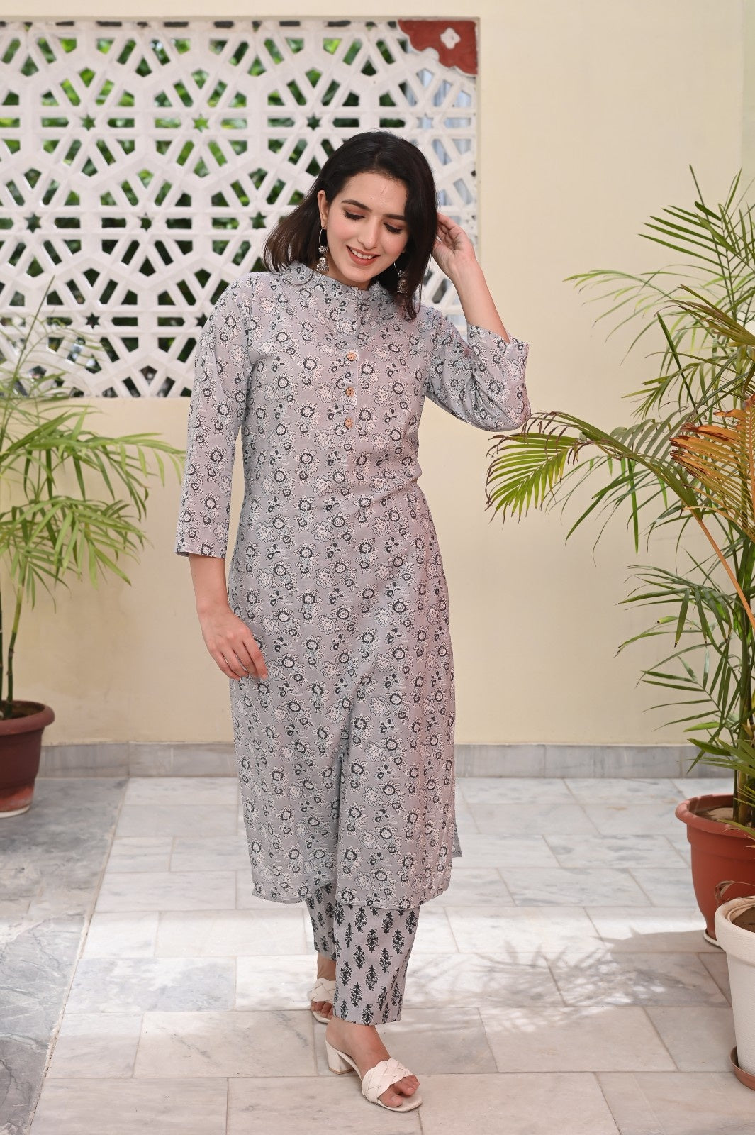 FLORAL GREY PRINTED COTTON KURTA PANT SET